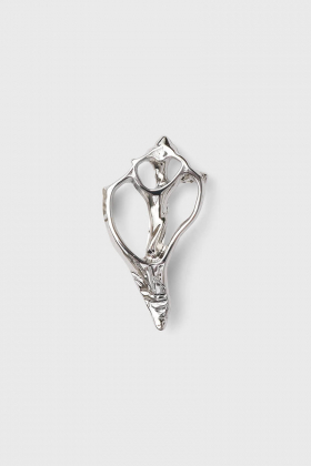 The petite Seashell brooch, Silver