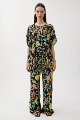 Jennia Pomegranate Blouse, Black