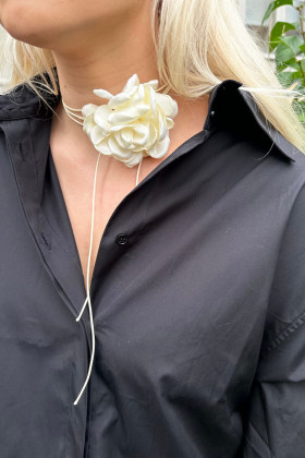 The Flower Choker, Cream