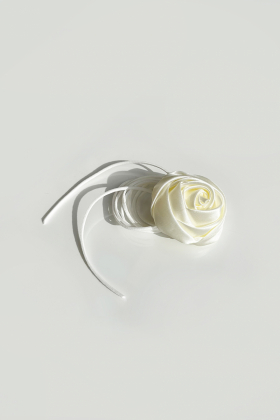The Satin Rose Choker, Cream