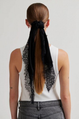 Lacia Scarf, Black
