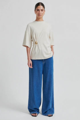 Enora Brooch Tee, Soft Beige