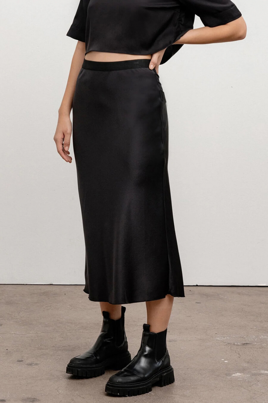 AHLVAR GALLERY Hana satin skirt Black Skirts For her E